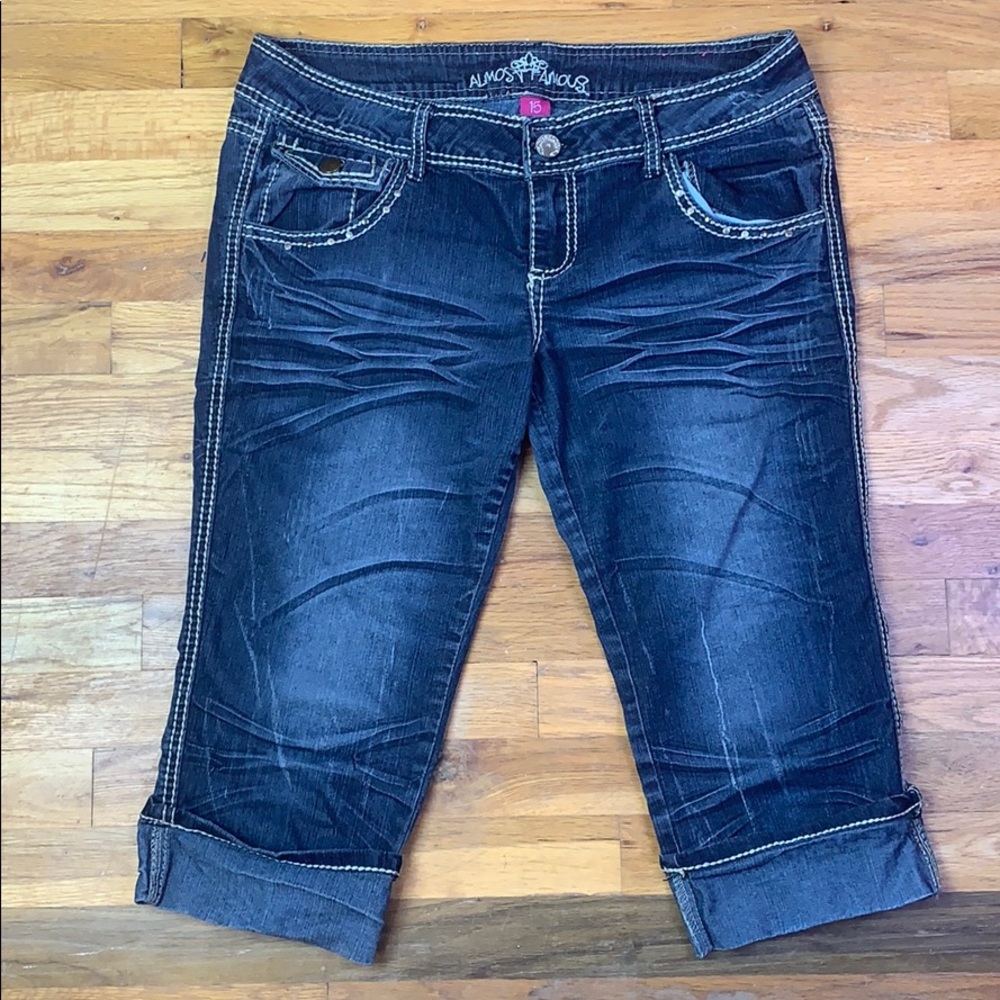 ALMOST FAMOUS CROP BLUE JEANS SIZE 15